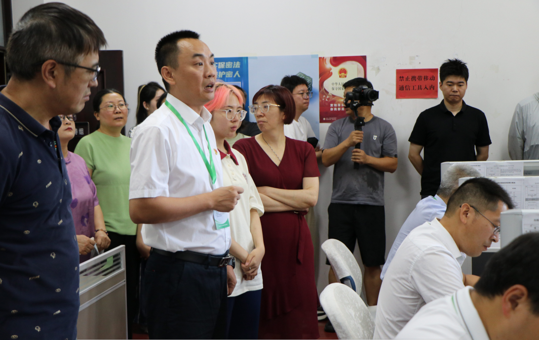 自治区举办2025年普通高校招生“录取现场开放日”活动