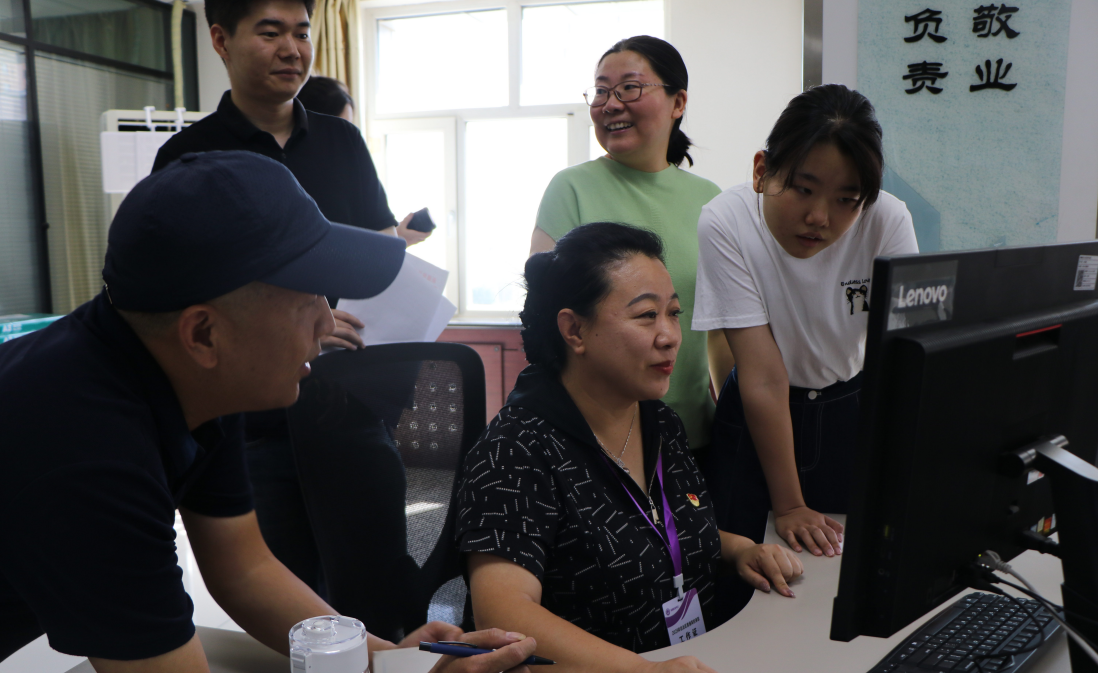 自治区举办2025年普通高校招生“录取现场开放日”活动