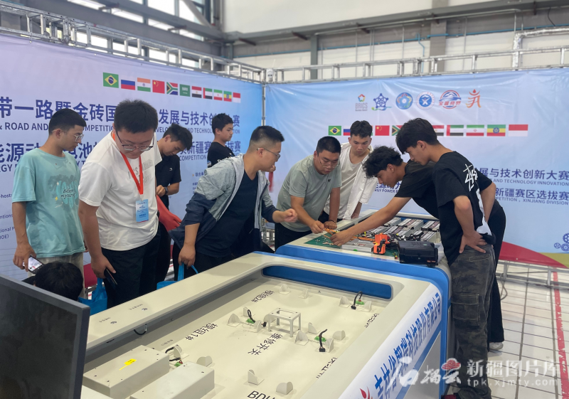 第三届新能源汽车动力电池系统技术应用赛项（新疆赛区）收官